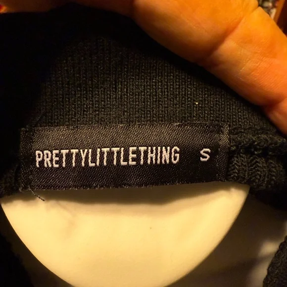 Pretty Little Thing BLACK SOFT KNIT BUTTON THROUGH DRESS Size Small - Picture 7 of 7